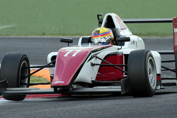 Kanayet e Guzman subito a punti a Vallelunga nella F.4 Italia
